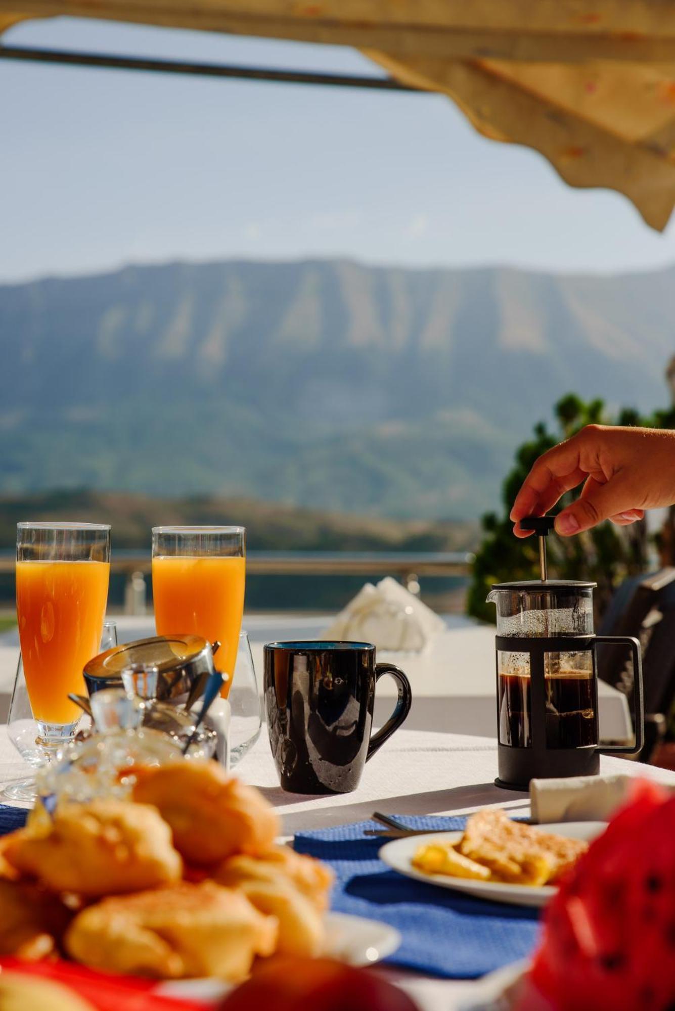 Hoxha Couette-café *